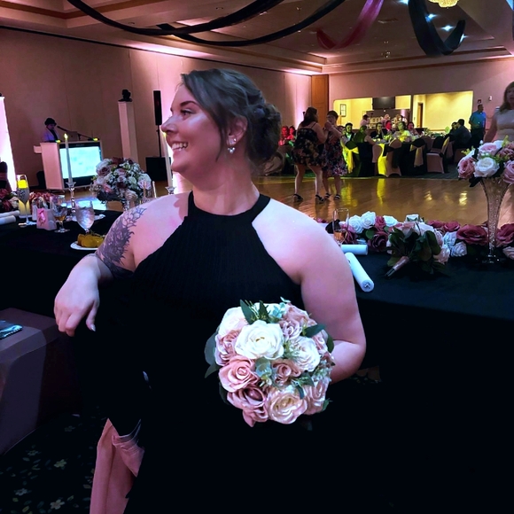 Meet your Posher, Alison - Picture 3 of 3